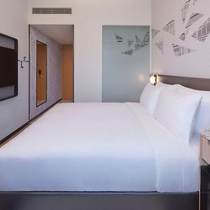 Wing King Room